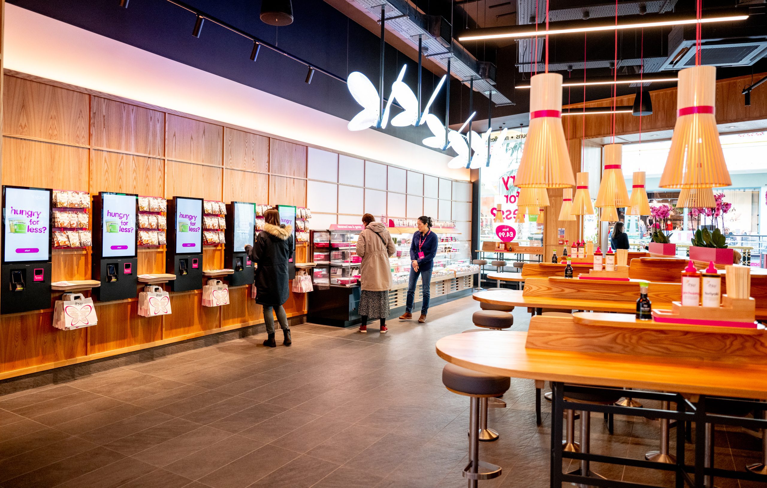 itsu dining booths and self service area